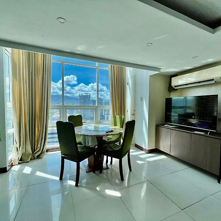 2 Bedroom Condo Unit With City And Mountain View Cebú Exterior foto