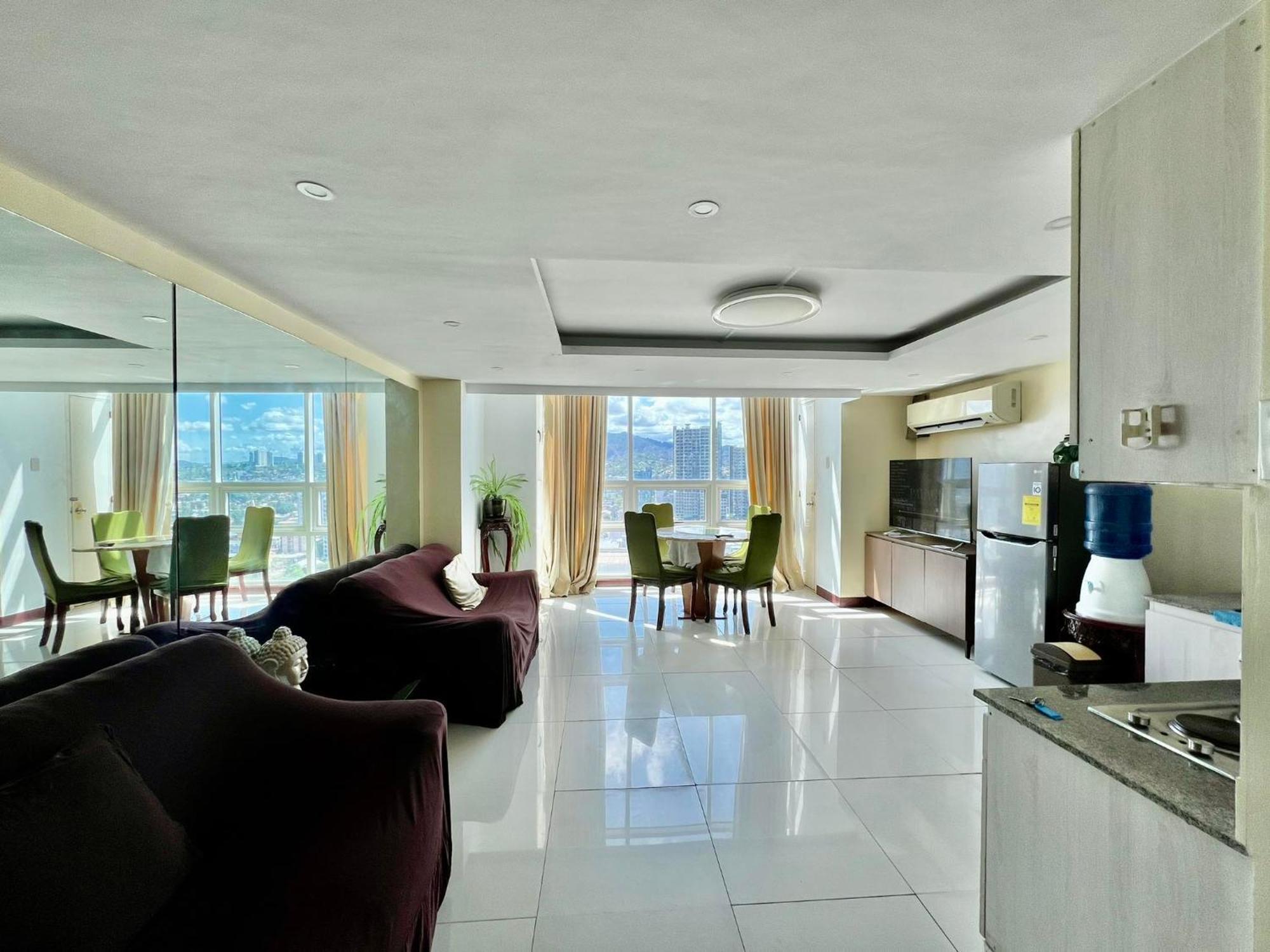 2 Bedroom Condo Unit With City And Mountain View Cebú Exterior foto